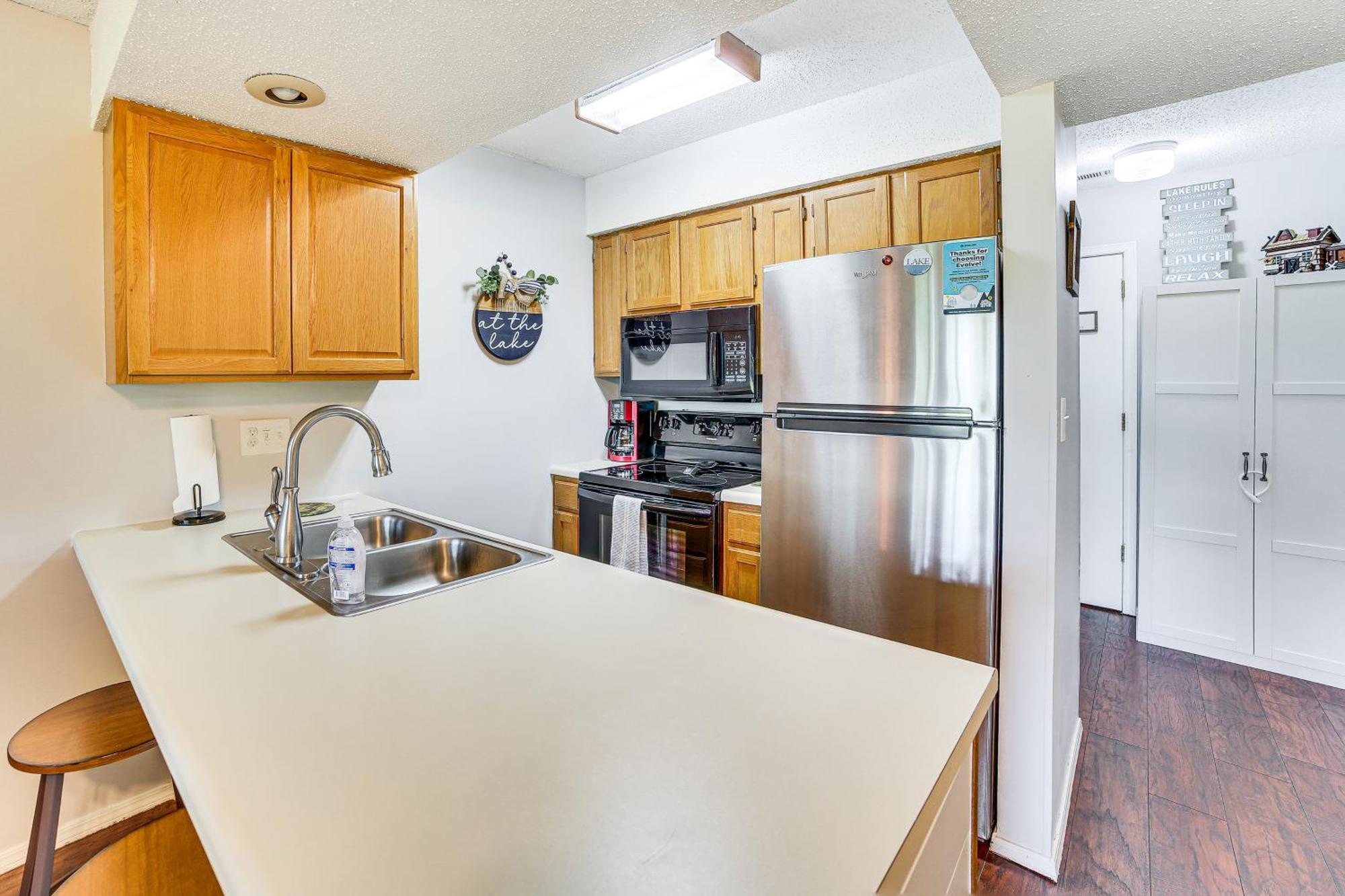 Reed Springs Condo With Furnished Deck And Pool Access Reeds Spring Exterior photo