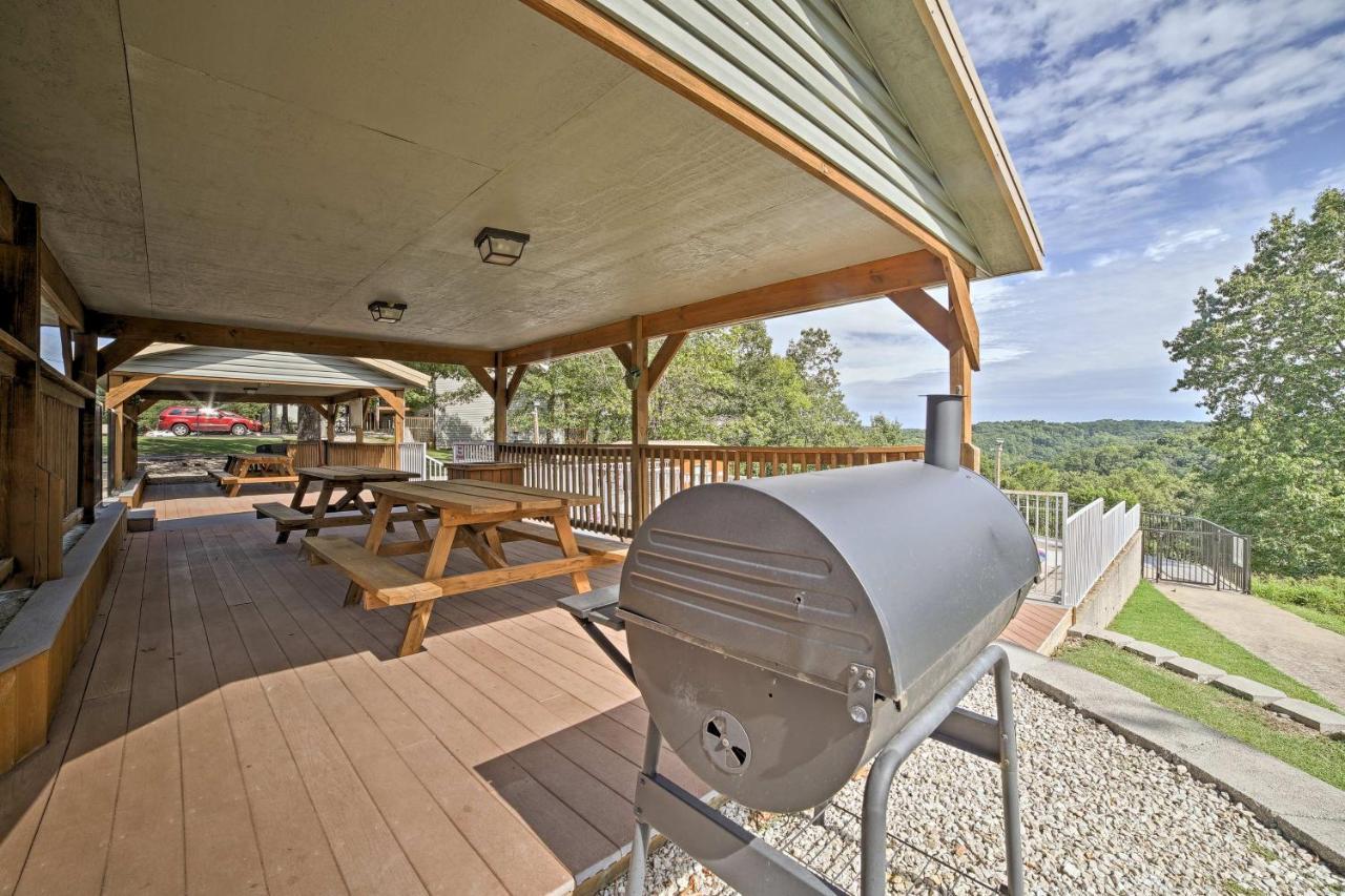 Reed Springs Condo With Furnished Deck And Pool Access Reeds Spring Exterior photo