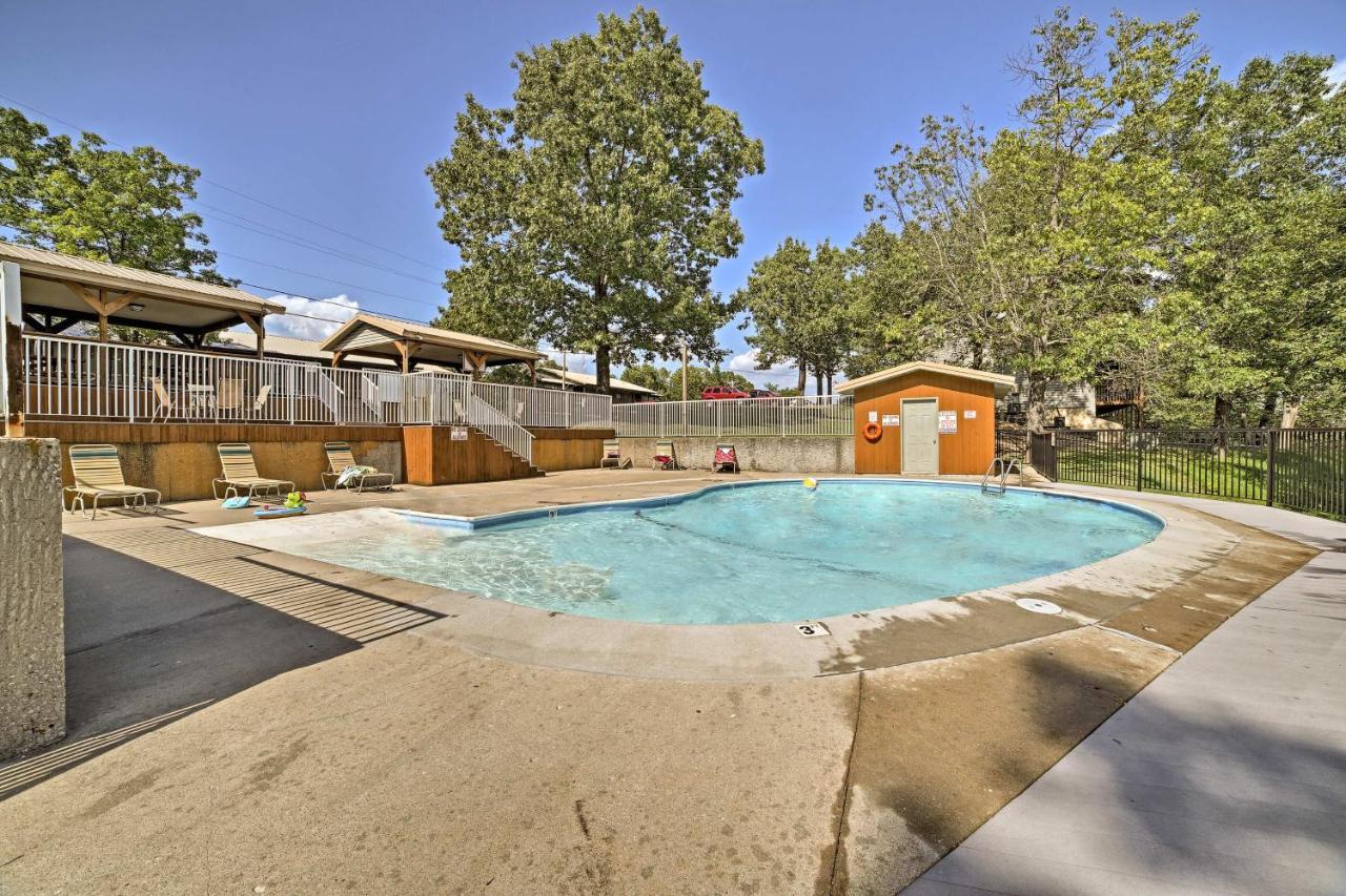 Reed Springs Condo With Furnished Deck And Pool Access Reeds Spring Exterior photo